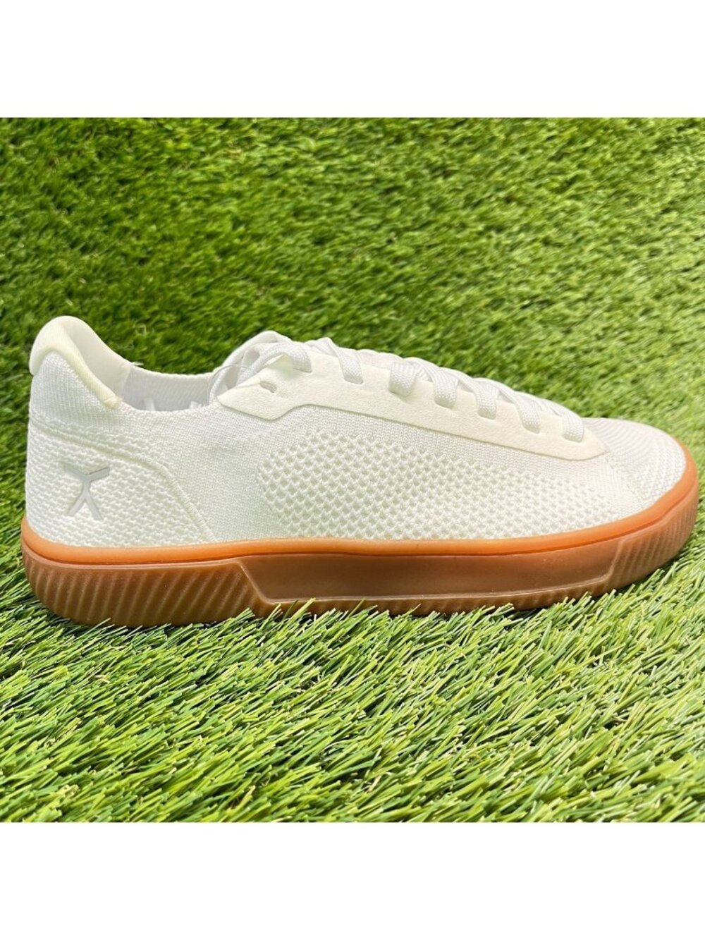 Flux Adapt Trainer White Gum Womens Size 8.5 Mens 7 Athletic Knit Shoes Sneakers